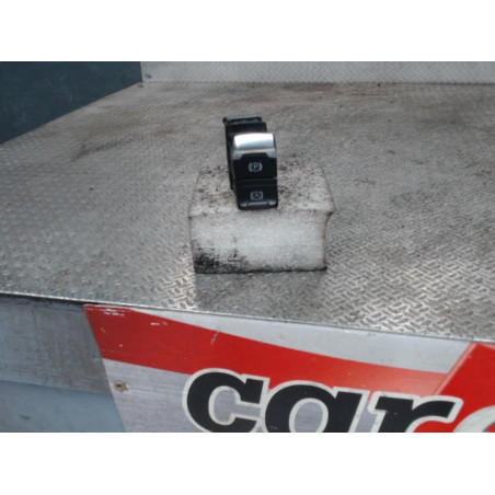 Interrupteur commande de frein a main Audi A4 B8 2.0 tfsi (2008-2015)