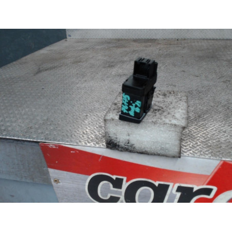 Interrupteur commande de frein a main Audi A4 B8 2.0 tfsi (2008-2015)