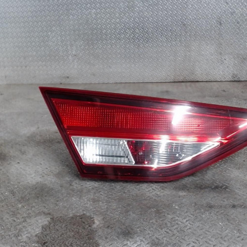 Feu arrière interieur gauche Seat LEON 1.6 tdi (2012-2020)