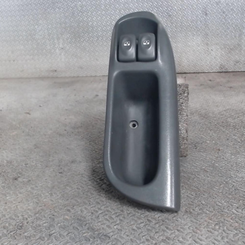 Commande lève-glace porte avant gauche Renault SCÉNIC I Monospace 1.6 (ja00, ja16, ja15, ja19, ja1v, ja2b, ja2c, ja0b,... (1999-