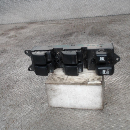 Commande lève-glace porte avant gauche Citroën C4 AIRCROSS 1.6 hdi 115 awc (2012)