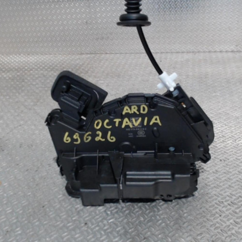Serrure porte ard Skoda OCTAVIA III Combi 1.6 tdi (2012-2015)