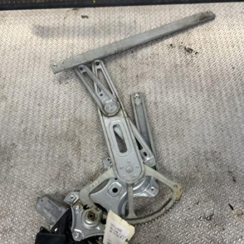 Mecanismemoteur leve-glace avg Toyota YARIS 1.4 d-4d (2005-2012)