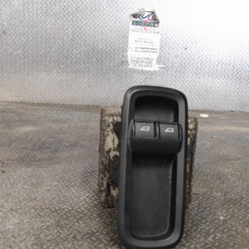 Commande lève-glace porte avant gauche Ford FIESTA VI 1.6 tdci (2008-2012)