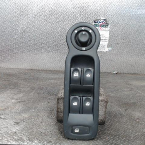 Commande lève-glace porte avant gauche Renault MODUS - GRAND MODUS 1.5 dci (2007)