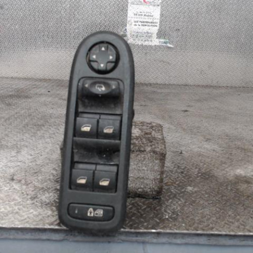 Commande lève-glace porte avant gauche Citroën C5 III 1.6 hdi 110 (2008)