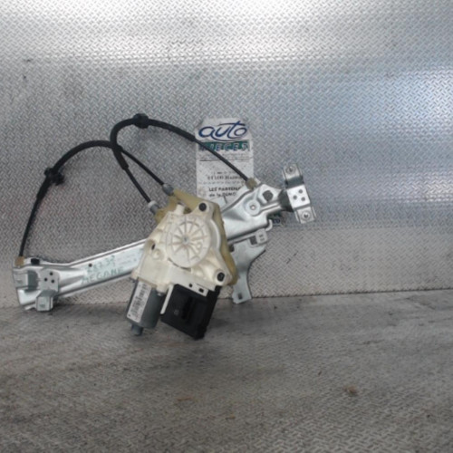 Mecanismemoteur leve-glace porte coulissante d Renault MEGANE III Grandtour 1.9 dci (2009)