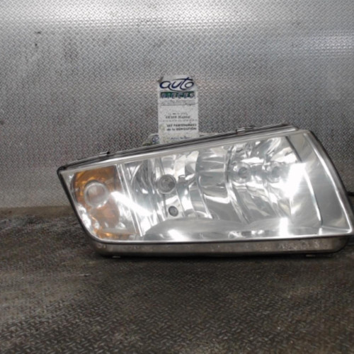 Phare droit Skoda FABIA I A trois volumes 1.4 (2001-2003)