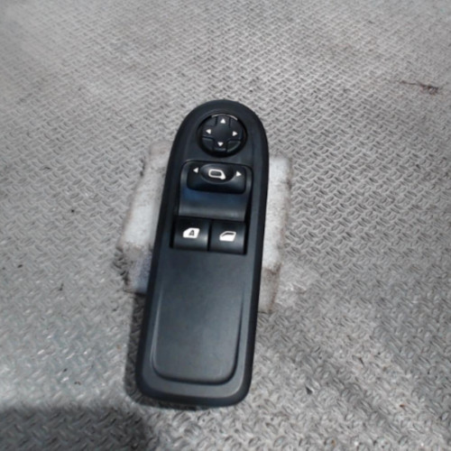 Commande lève-glace porte avant gauche Citroën C3 II 1.4 hdi 70 (2009) 5 portes