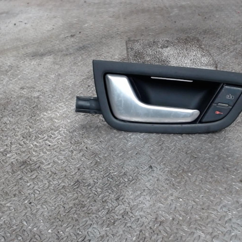 Poignee int porte avg Audi A8 D3 4.2 tdi quattro (2005-2005)