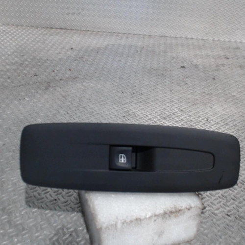 Commande leve-glace porte arrière gauche Renault MEGANE IV 3-5 portes 1.2 tce 100 (2015)