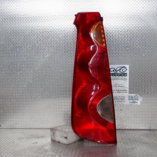 Feu arrière gauche Nissan NOTE 1.5 dci (2010-2012)