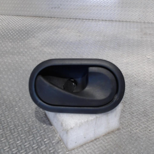 Poignee int porte avd Renault KANGOO Express 1.5 dci 85 (2008)