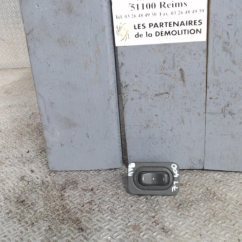 Commande lève-glace porte avant droite OPEL CORSA C  CORSA C PHASE 2