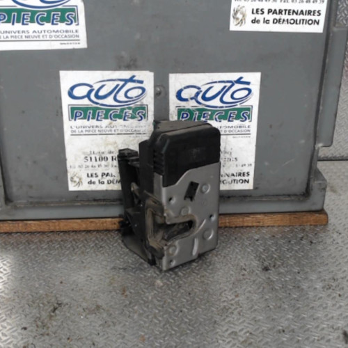 Serrure porte avd Opel CORSA C 1.3 cdti (2003-2009)
