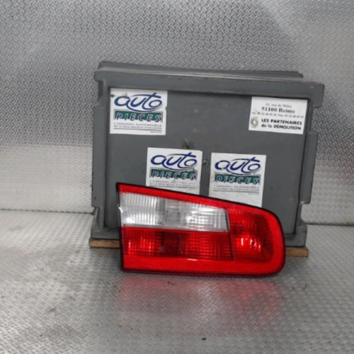 Feu arrière interieur gauche Renault LAGUNA II 1.6 16v (2001-2005)
