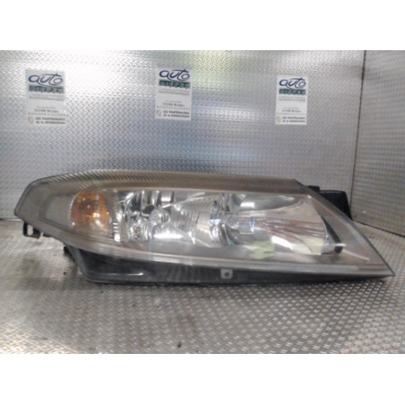 Phare droit Renault LAGUNA II 2.2 dci (2001-2006)