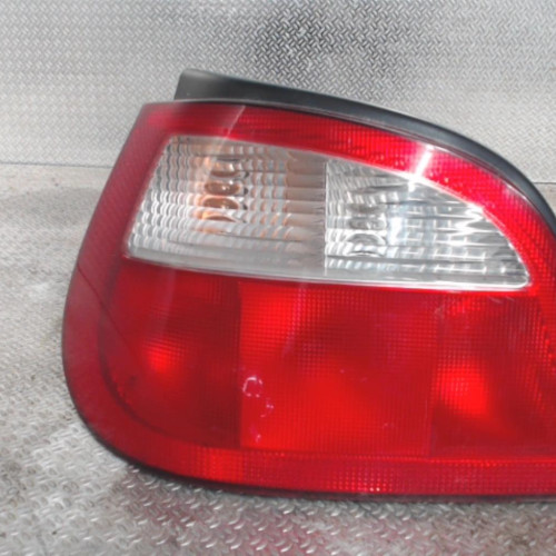 Feu arrière gauche Renault MEGANE I 1.6 16v (ba04, ba0b, ba11, ba1j, ba16, ba19, ba1k, ba1v,... (1999-2002)