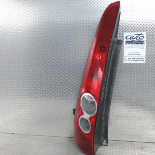 Feu arrière gauche Ford FIESTA V 1.4 tdci (2001-2008) 5 portes