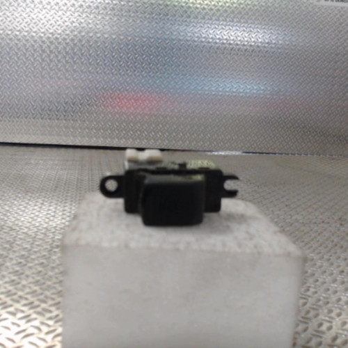 Commande lève-glace porte avant droite Nissan MICRA III 1.5 dci (2003-2010)