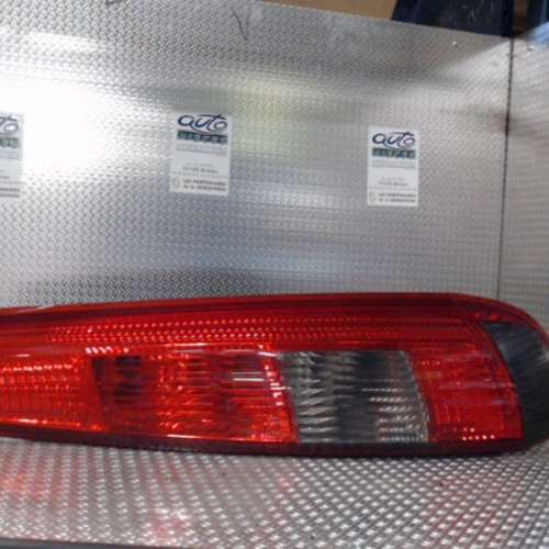 Feu arrière droit Ford FIESTA V 1.4 16v (2001-2008) 5 portes