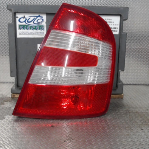 Feu arrière droit Skoda FABIA I A trois volumes 1.9 tdi (2000-2007)