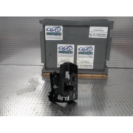Serrure porte avd Opel MERIVA A Monospace 1.7 cdti (2003-2010)