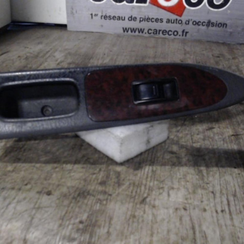 Commande lève-glace porte avant droite Toyota AVENSIS Liftback 2.0 d-4d (1999-2003)