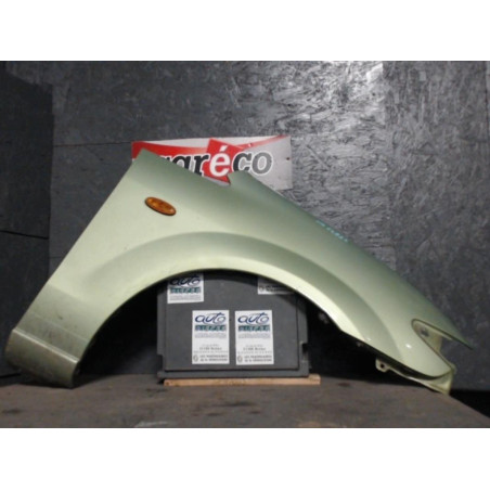 Aile avant droite Mazda PREMACY 2.0 td (2000-2005)