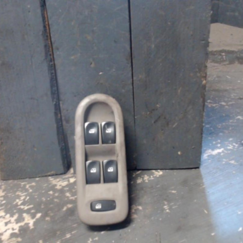 Commande lève-glace porte avant gauche Renault CLIO III 1.5 dci (2005-2012) 5 portes