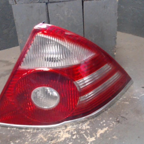 Feu arrière droit Ford MONDEO III 2.0 16v di - tddi - tdci (2000-2007)