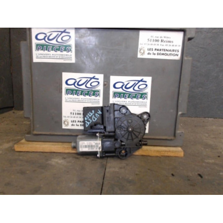 Mecanisme  moteur lève-glace avant droit Renault MEGANE III 3-5 portes 1.5 dci (2009) 5 portes