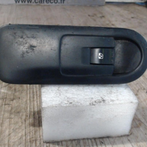 Commande lève-glace porte avant droite Renault SCÉNIC II 1.9 dci (2003-2006)