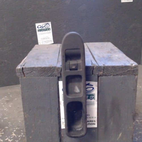 Commande lève-glace porte avant droite Peugeot 307 2.0 hdi 110 (2000-2007)