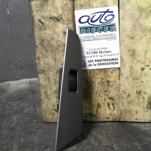 Commande leve-glace porte arrière gauche Mazda 3 1.6 di turbo (2004-2009)