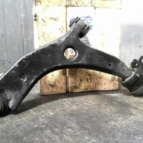 Triangle inf avd Mazda 3 1.6 di turbo (2004-2009)