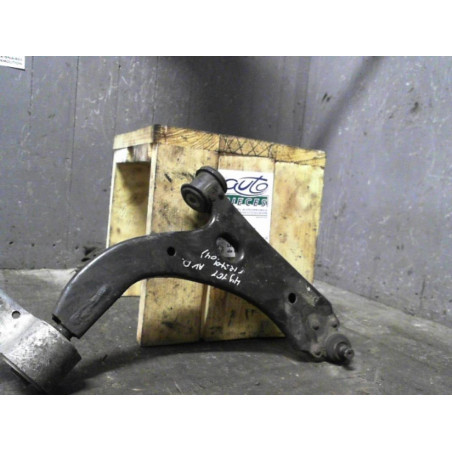 Triangle inf avd Ford FIESTA V 1.3 (2001-2008) 3 portes