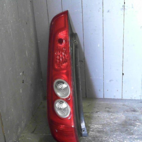 Feu arrière gauche Ford FIESTA V 1.4 tdci (2001-2008) 5 portes