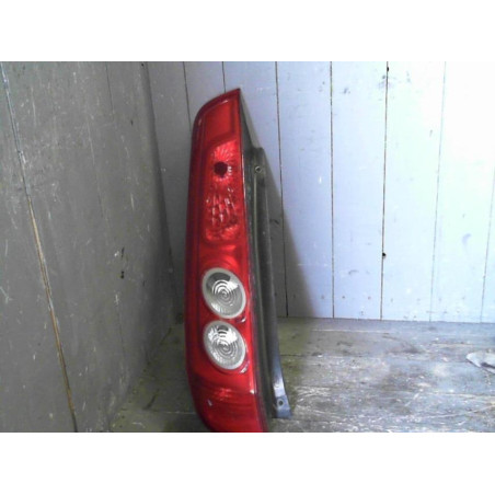 Feu arrière gauche Ford FIESTA V 1.4 tdci (2001-2008) 5 portes