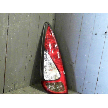 Feu arrière gauche Toyota YARIS VERSO 1.4 d-4d (2000-2005)