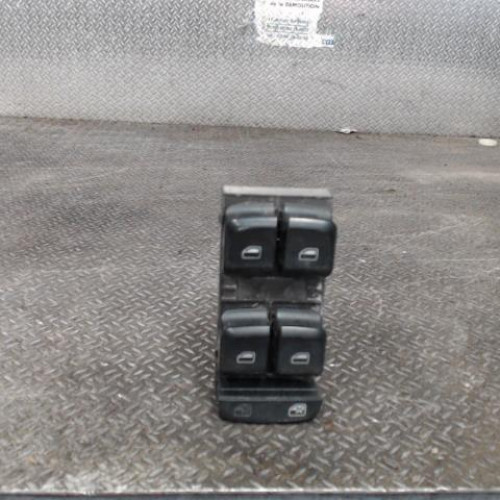 Commande lève-glace porte avant gauche Audi A4 B8 2.0 tdi (2007-2015)