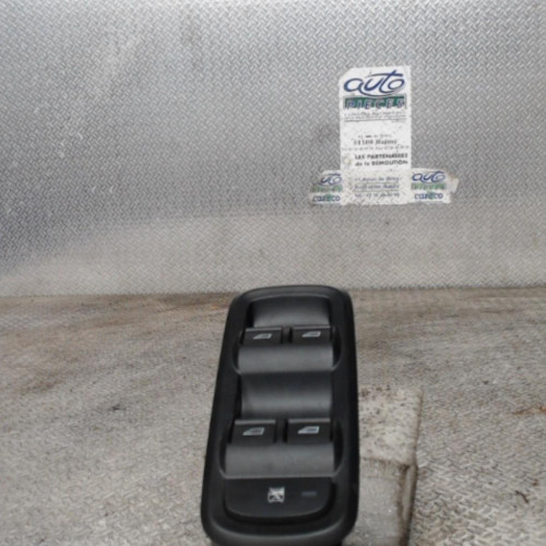 Commande lève-glace porte avant gauche Ford KA III 1.2 (2016)