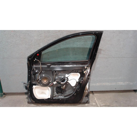 Porte avant droite Renault MEGANE III 3-5 portes 1.5 dci (2009)