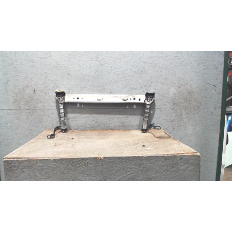 Traverse inférieure armature avant Renault MEGANE III 3-5 portes 1.5 dci (2009)