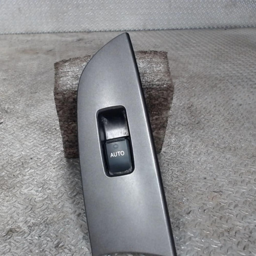 Commande leve-glace porte arrière gauche Lexus IS II 220d (2005-2012)