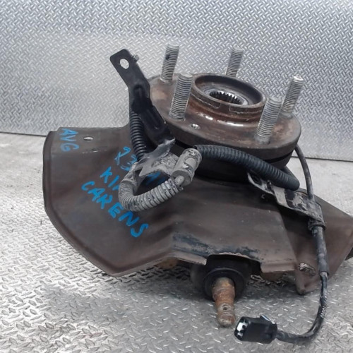Pivot avg Kia CARENS III Monospace 2.0 crdi 115 (2007)