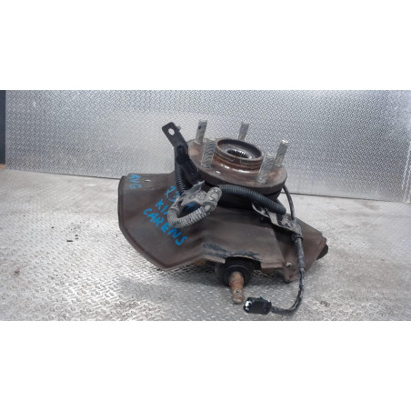 Pivot avg Kia CARENS III Monospace 2.0 crdi 115 (2007)