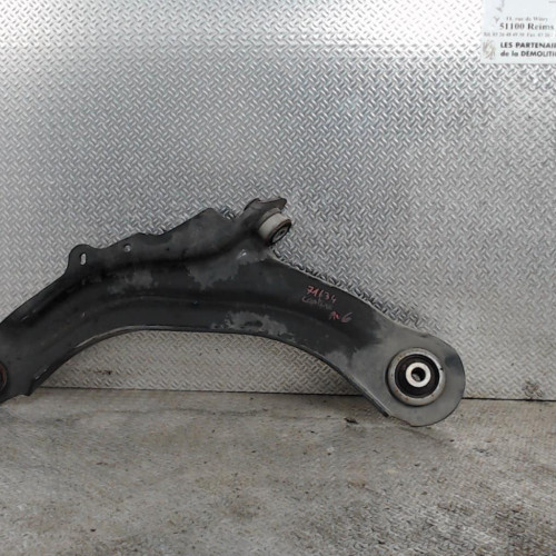 Triangle inf avg RENAULT CAPTUR 1  0