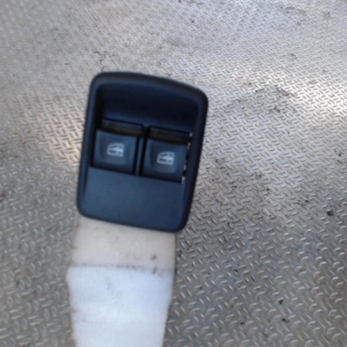 Commande lève-glace porte avant gauche NISSAN NV300  0
