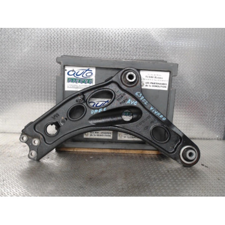 Triangle inf avg OPEL VIVARO 2  VIVARO 2